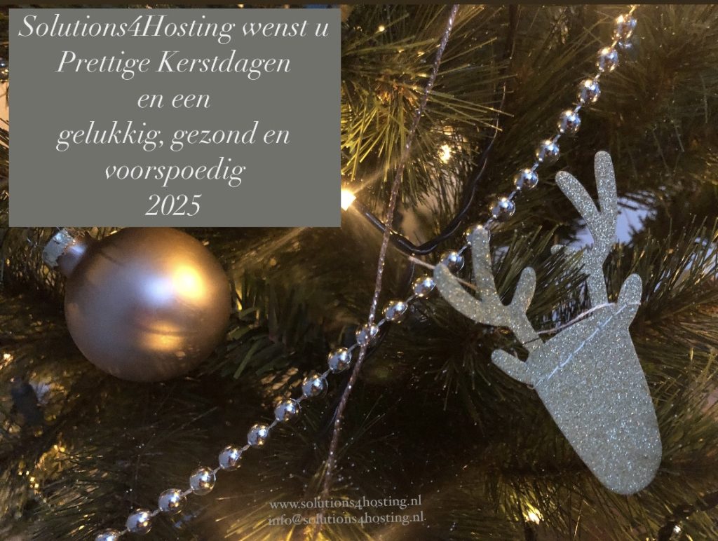 Solutions4Hosting wenst u Prettige Kerstdagen en een gelukkig, gezond en voorspoedig 2025
Kerstboom, slingerkraaltjes, matte gouden kerstbal en een kersthert 